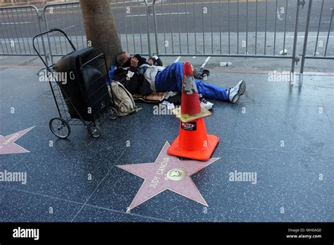 Man shot in the head on Hollywood Walk of Fame